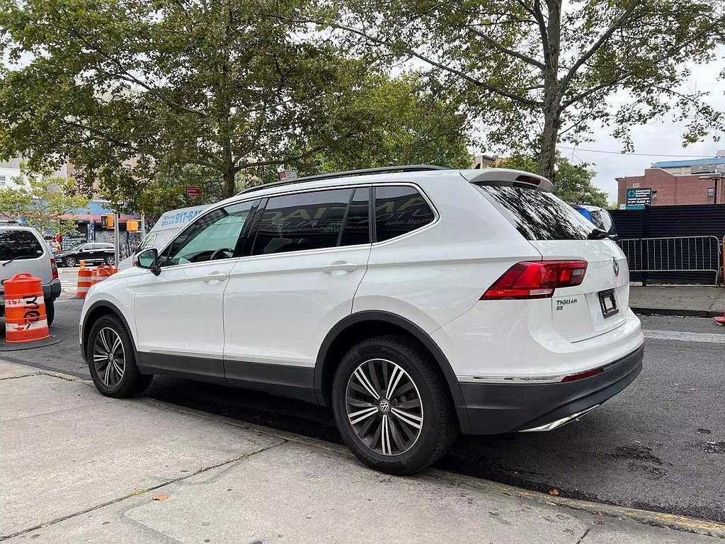 2018 Volkswagen Tiguan SE image 3