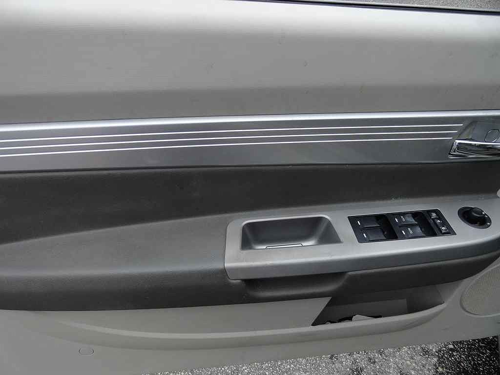 2008 Chrysler Sebring Touring image 11