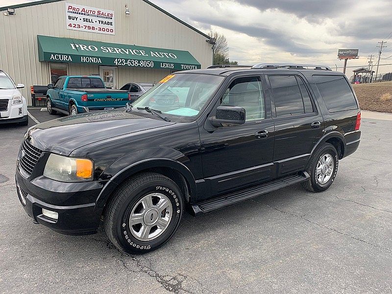 2005 Ford Expedition Limited image 0