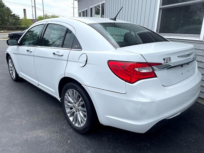 2013 Chrysler 200