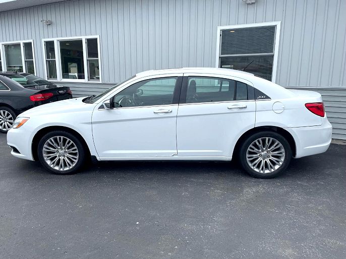 2013 Chrysler 200