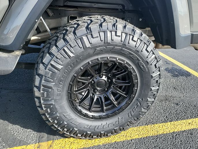 2023 Jeep Gladiator