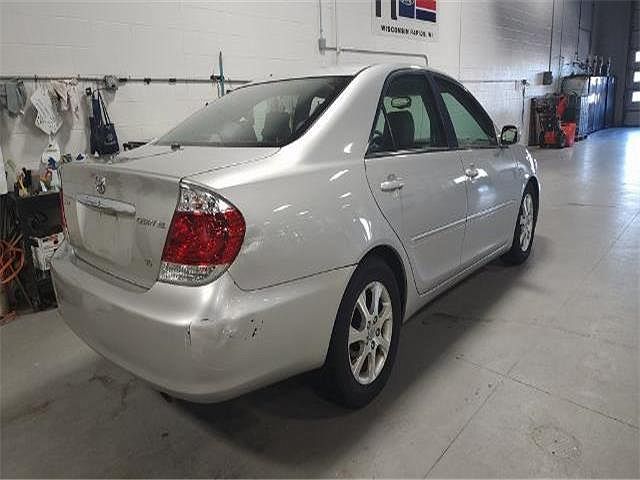2005 Toyota Camry LE image 2