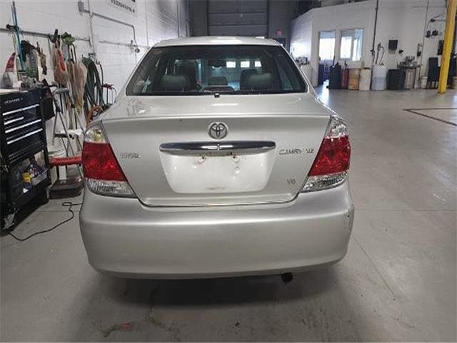2005 Toyota Camry LE image 3