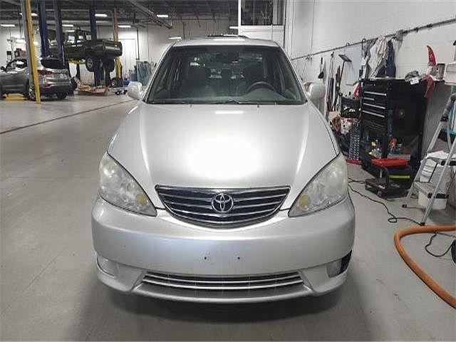 2005 Toyota Camry LE image 6