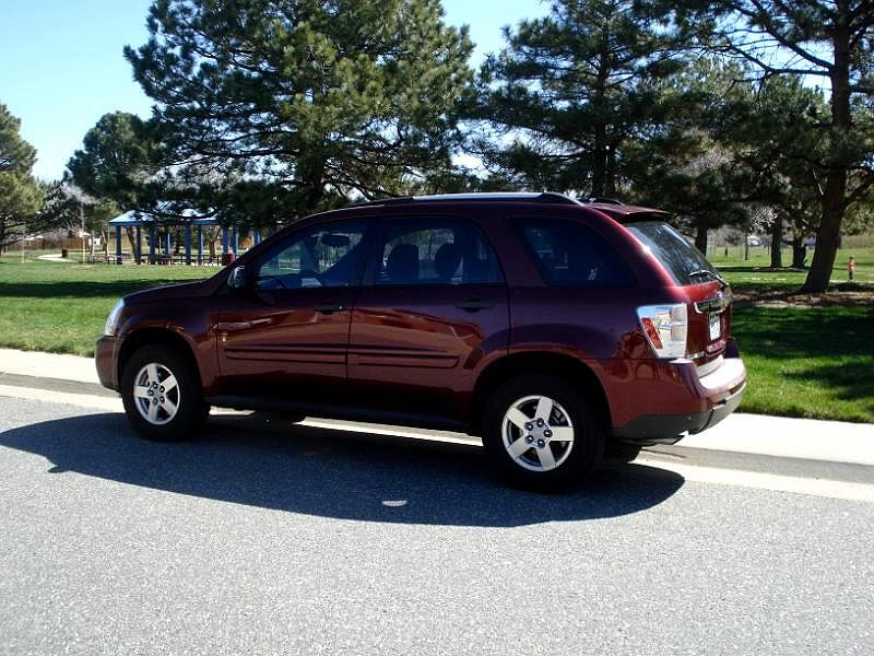2008 Chevrolet Equinox LS image 2
