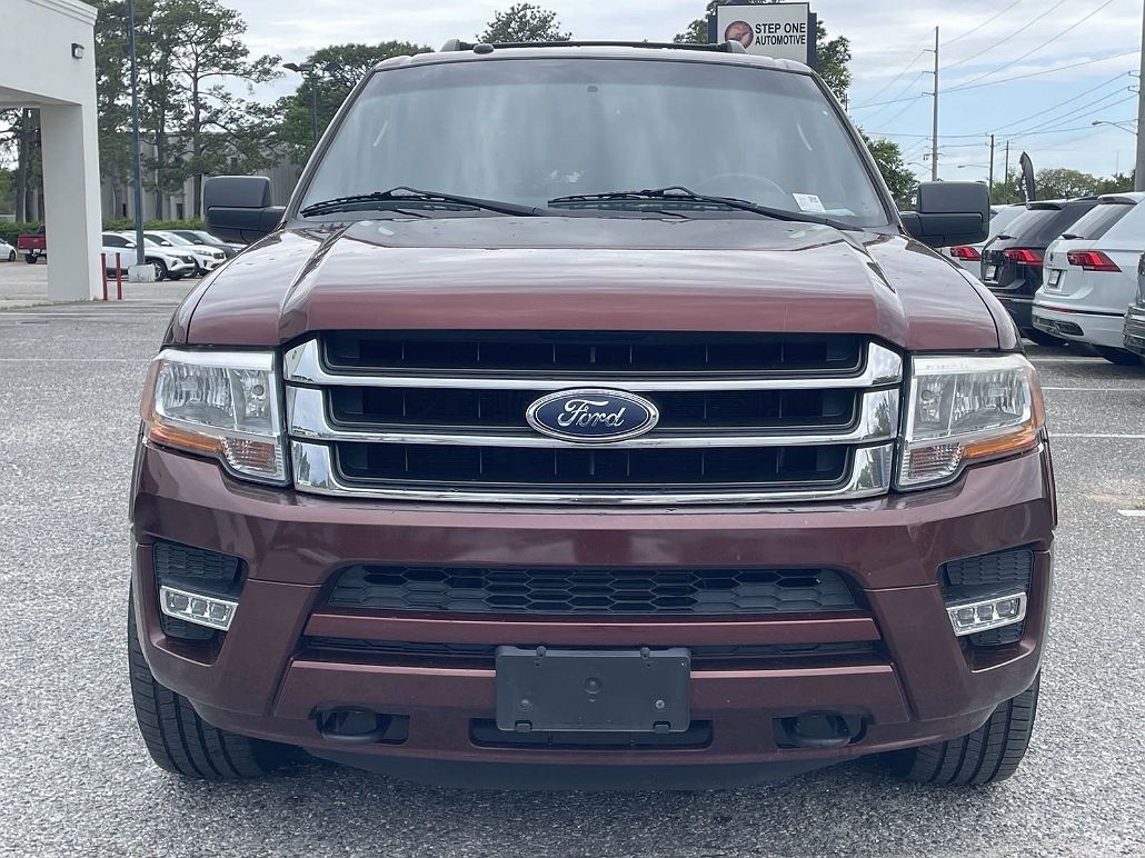 2017 Ford Expedition XLT image 2