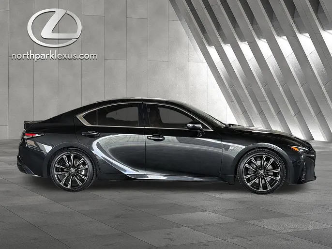2023 Lexus IS