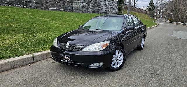 2004 Toyota Camry XLE image 0