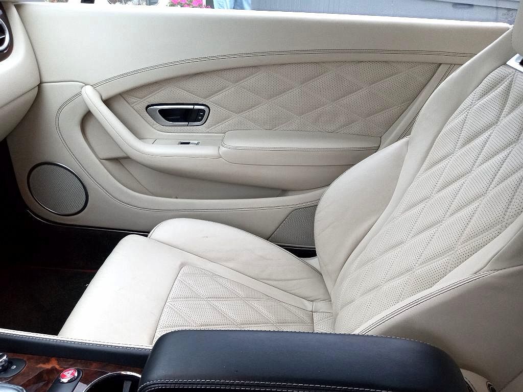 2014 Bentley Continental GTC image 13