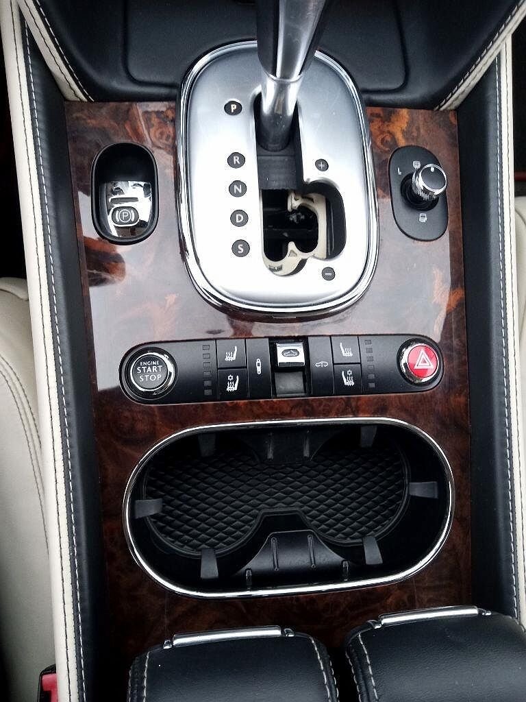 2014 Bentley Continental GTC image 16