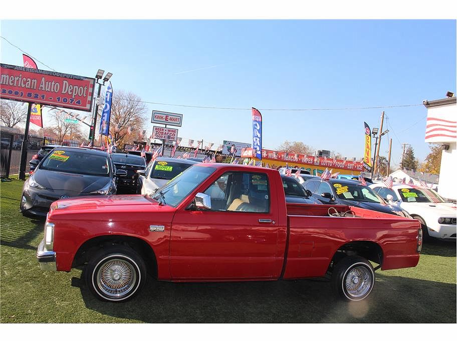 1988 Chevrolet S-10 null image 9