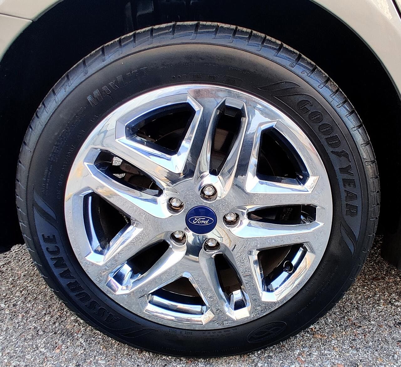 2015 Ford Fusion SE image 28