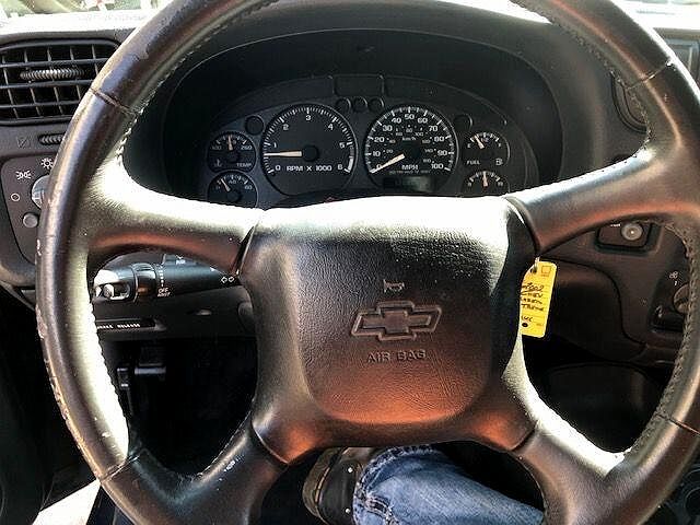 2002 Chevrolet Blazer null image 11