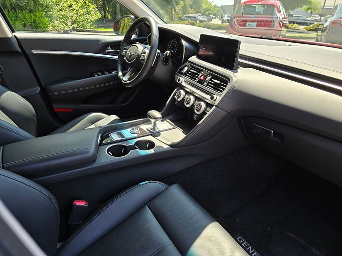 2023 Genesis G70