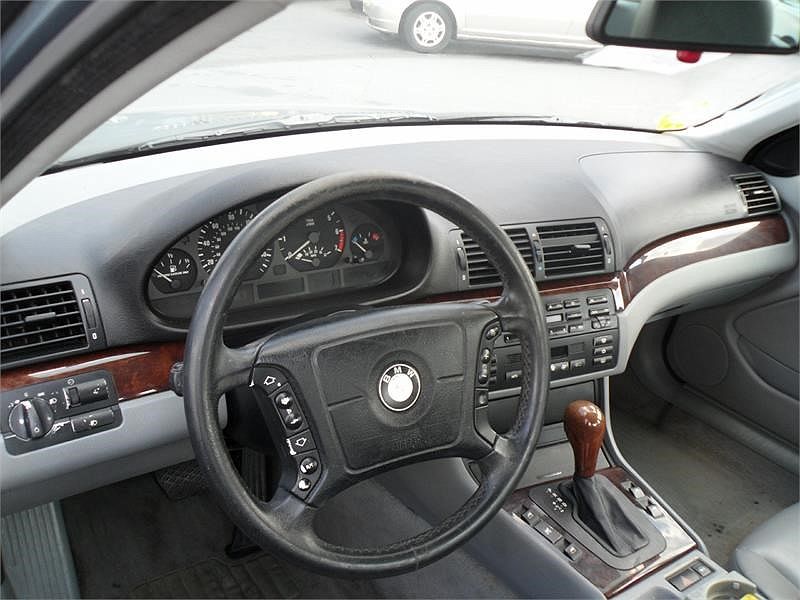 2000 BMW 3 Series 323i image 6