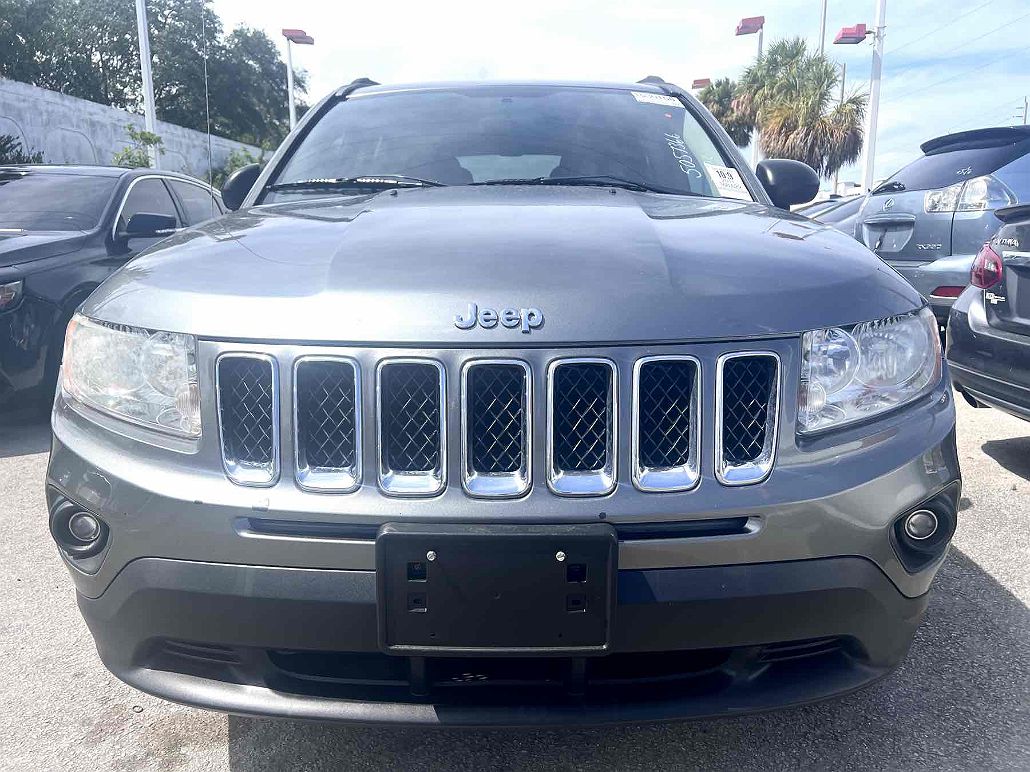 2011 Jeep Compass null image 2