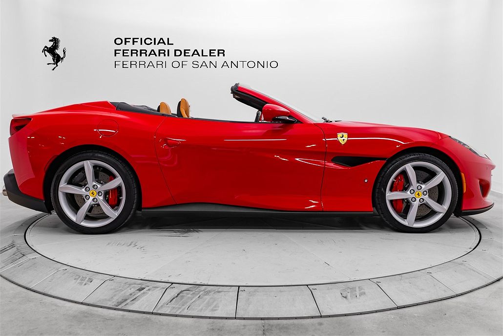 2019 Ferrari Portofino null image 2