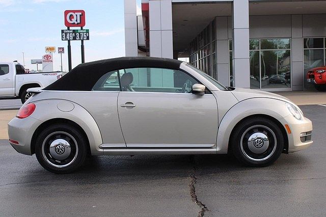 2015 Volkswagen Beetle Classic image 1