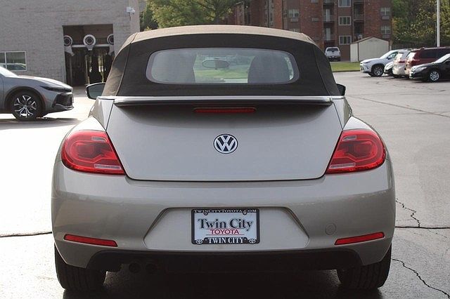 2015 Volkswagen Beetle Classic image 4