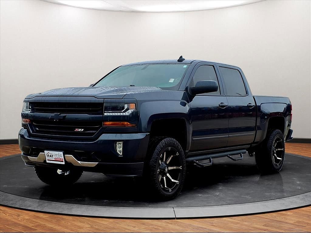 2018 Chevrolet Silverado 1500 LT photo 4