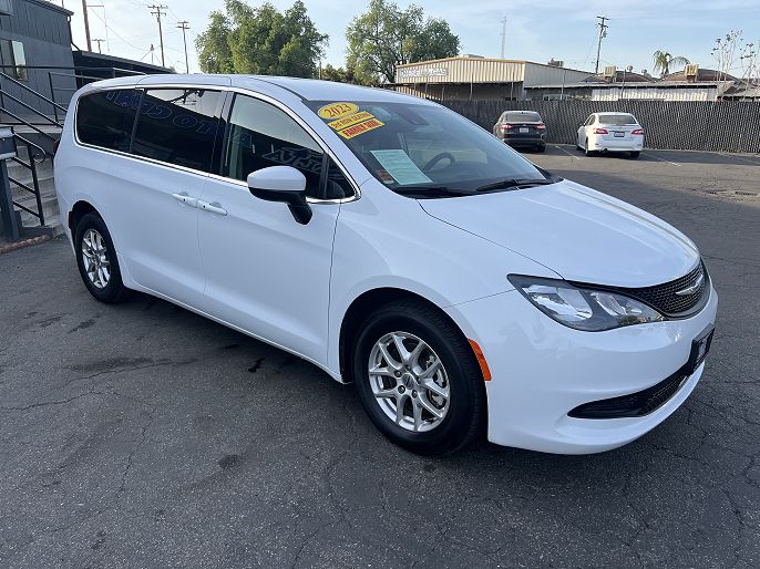 2023 Chrysler Voyager