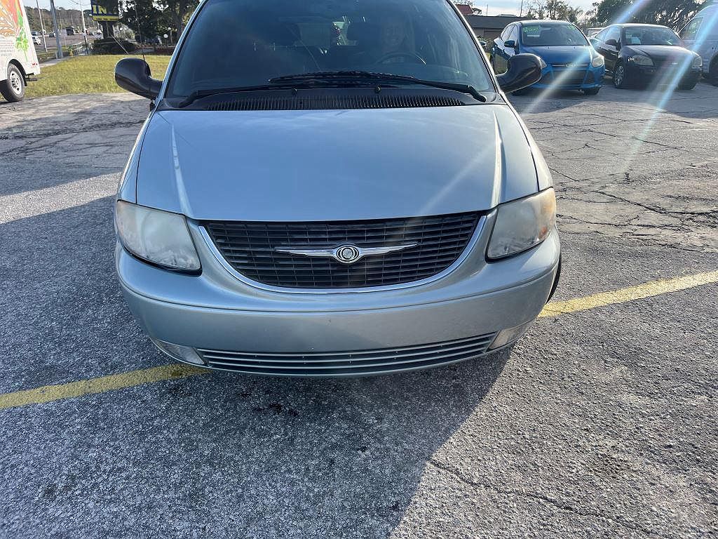 2001 Chrysler Town & Country Limited Edition image 2