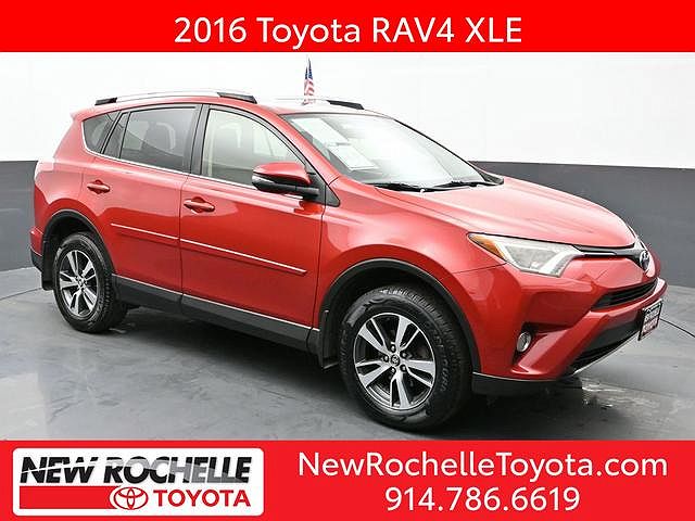 2016 Toyota RAV4 XLE image 0