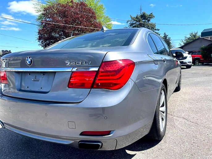 2011 BMW 7 Series