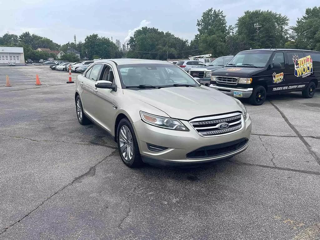 2010 Ford Taurus Limited Edition image 3