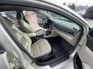2017 Hyundai Elantra SE image 11