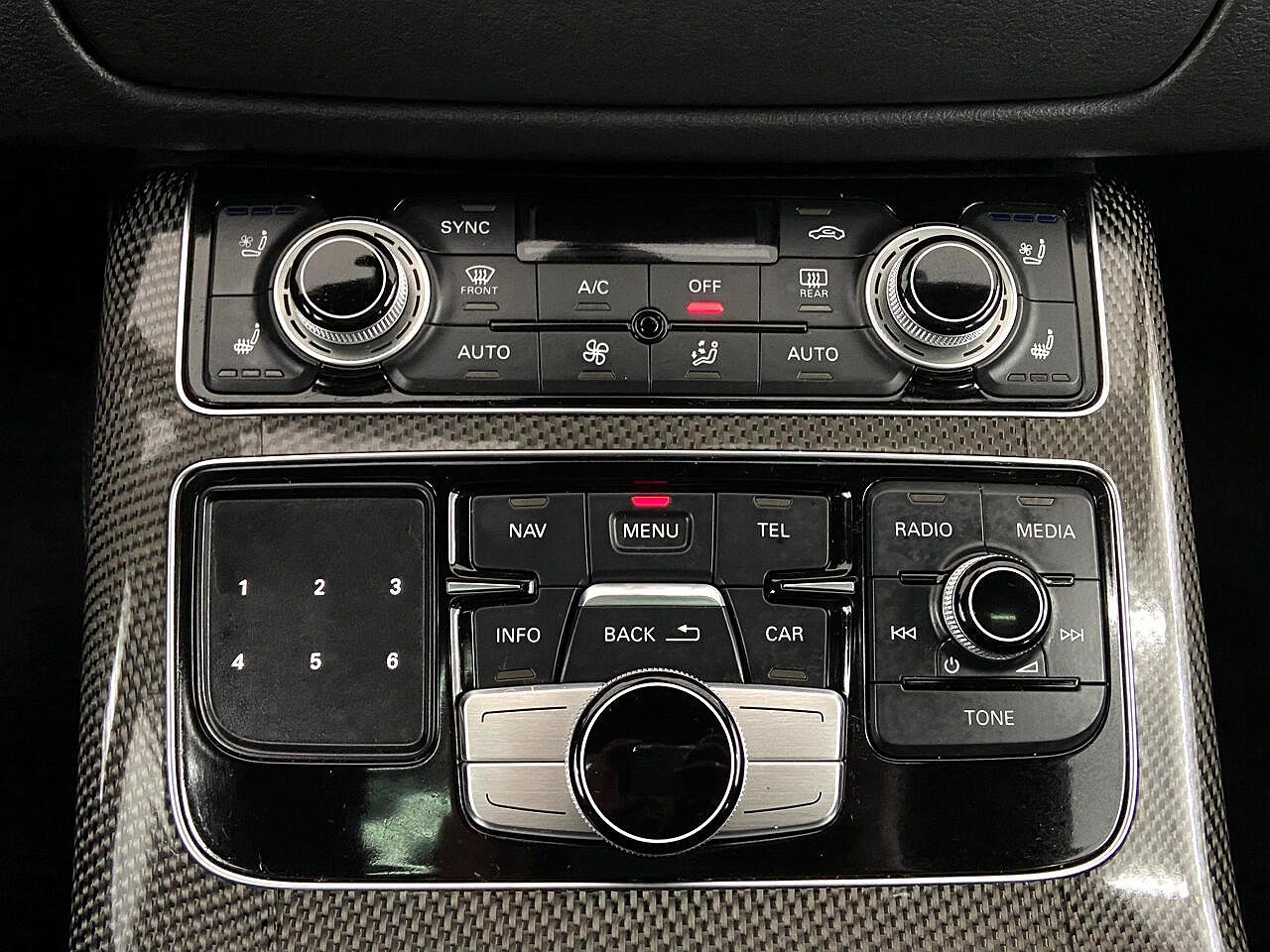 2017 Audi S8 Plus image 32