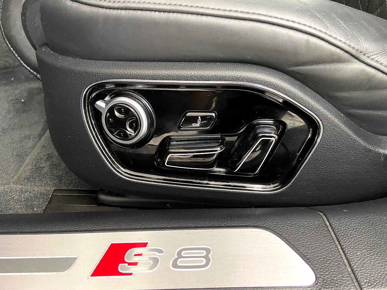 2017 Audi S8 Plus image 7