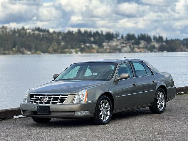 2010 Cadillac DTS Luxury image 0