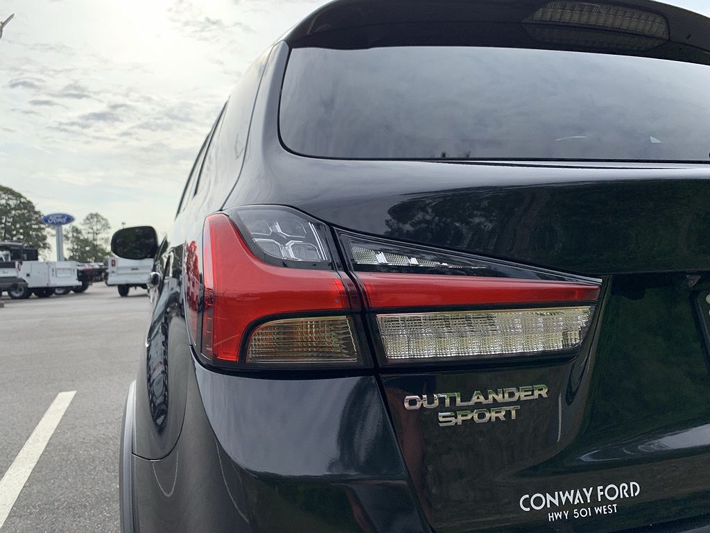 2021 Mitsubishi Outlander Sport SE image 9