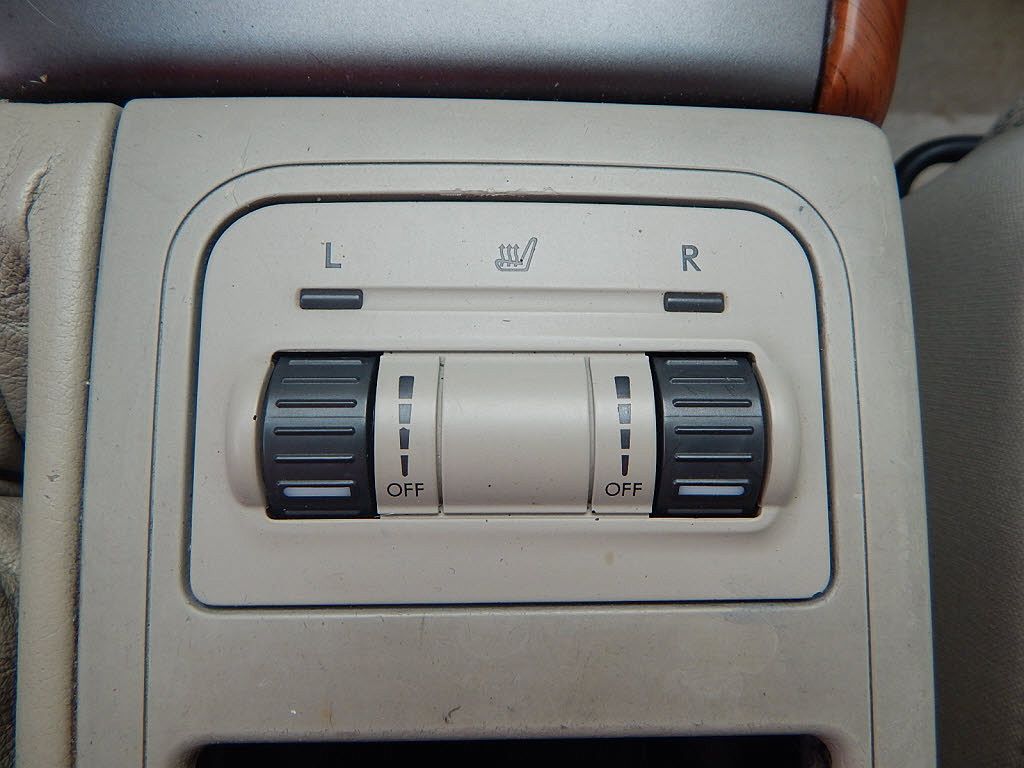 2005 Subaru Outback 2.5i image 8