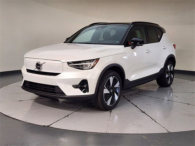 2024 Volvo XC40