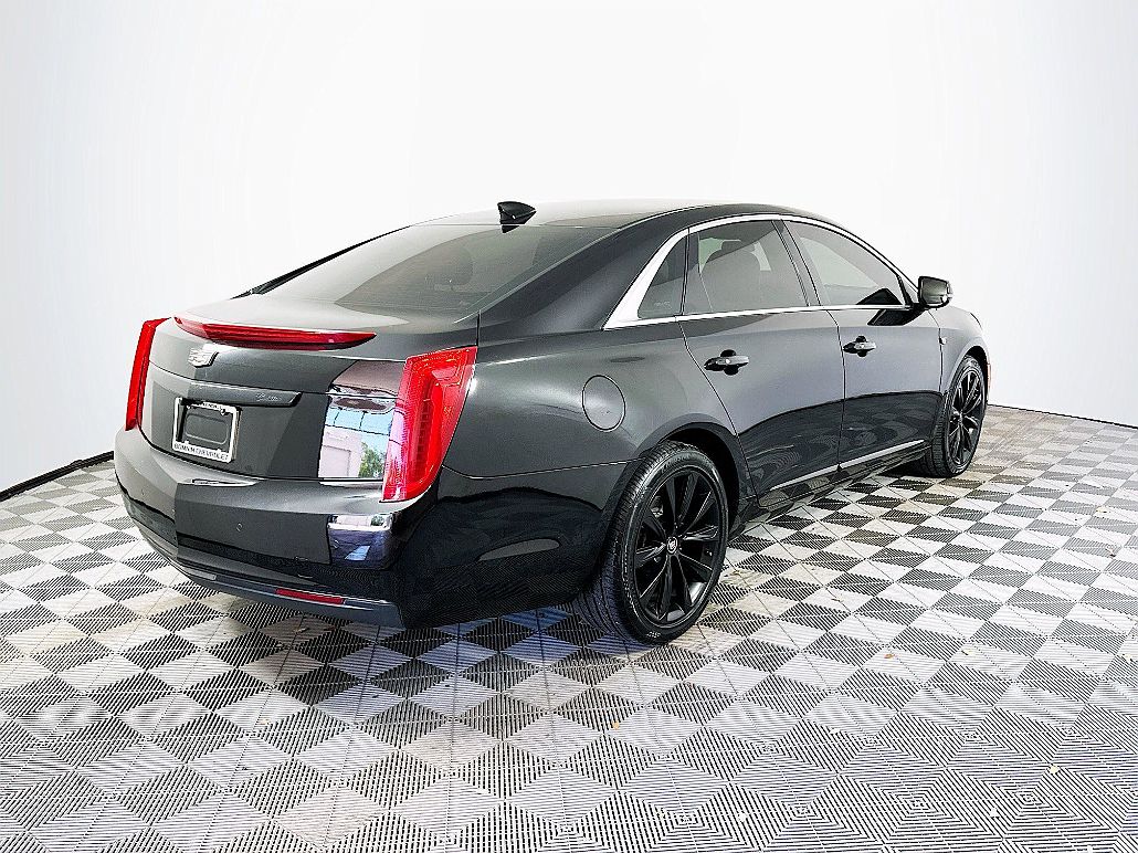 2015 Cadillac XTS Standard image 5