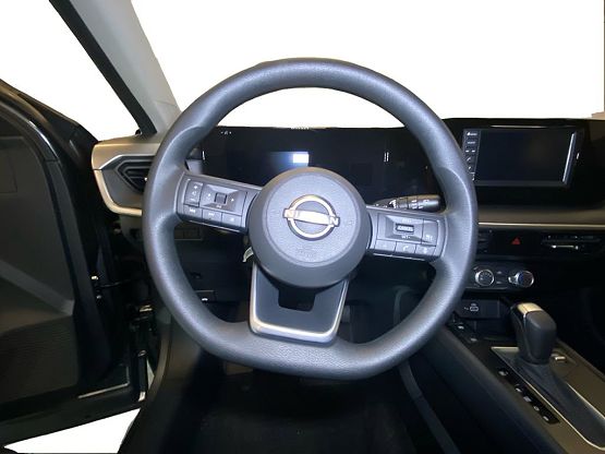 2025 Nissan Kicks S photo 5