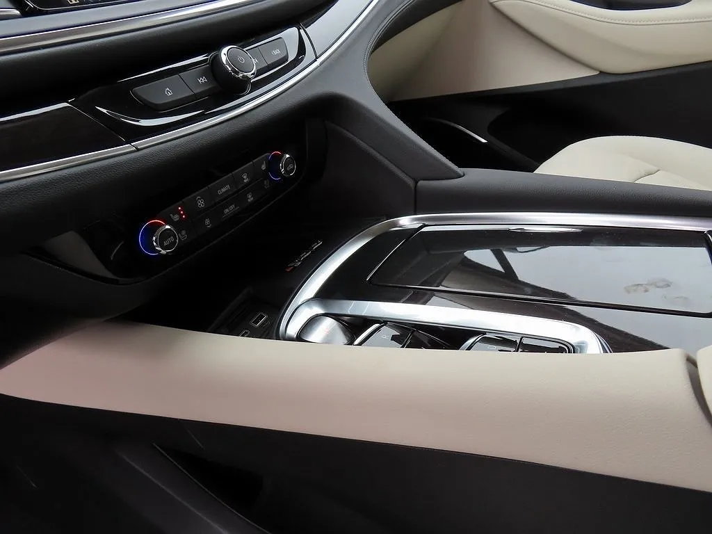 2024 Buick Enclave Premium image 5