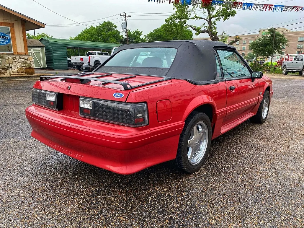 1988 Ford Mustang GT image 2
