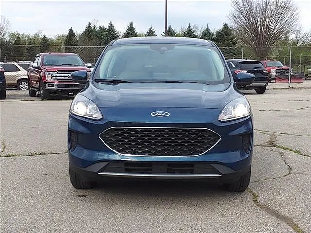 2020 Ford Escape SE image 1
