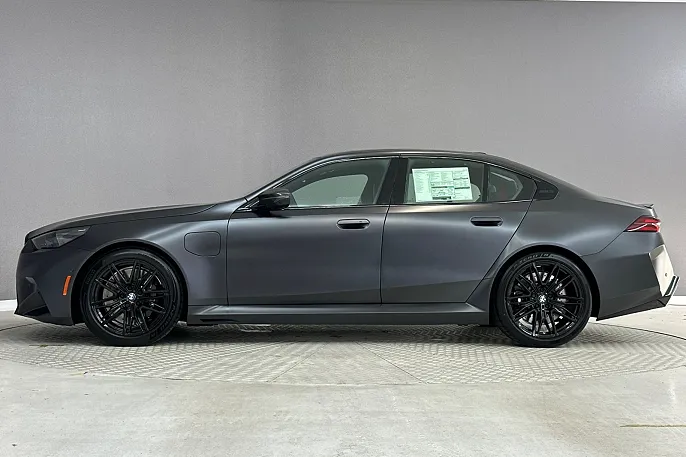2027 BMW M5