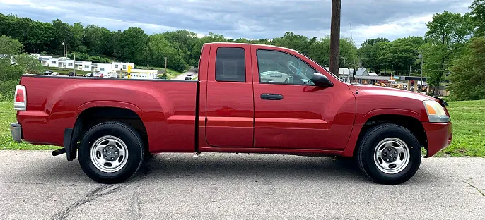 2007 Mitsubishi Raider