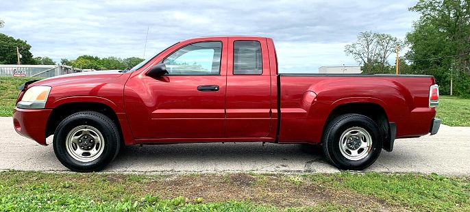 2007 Mitsubishi Raider