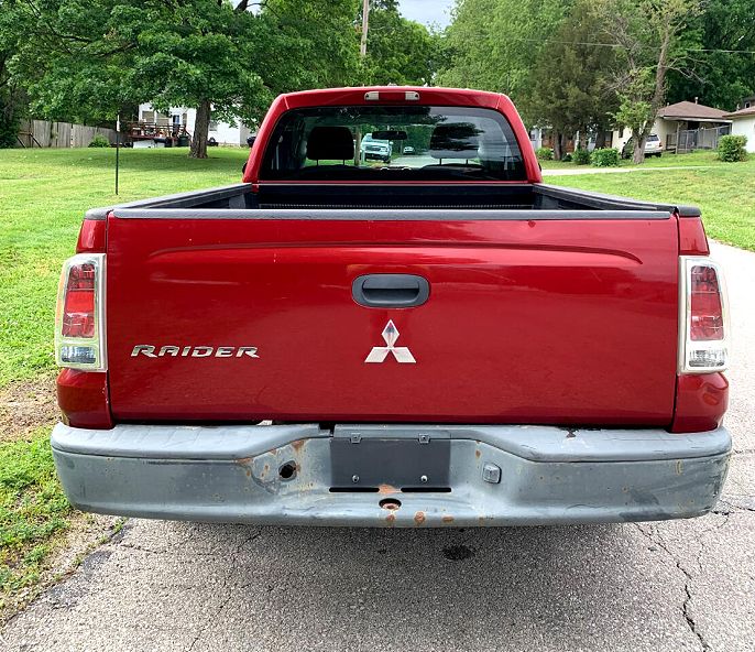 2007 Mitsubishi Raider