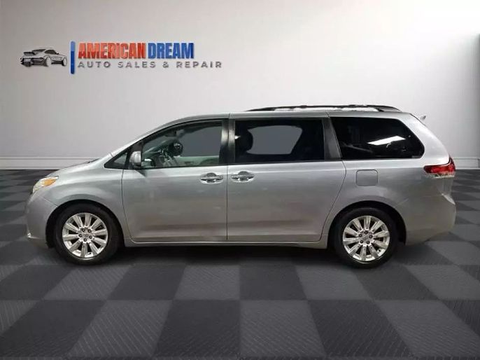 2012 Toyota Sienna