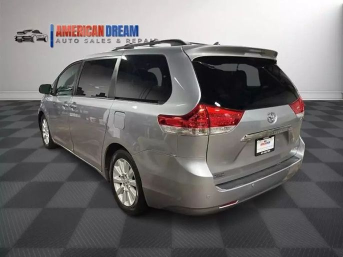 2012 Toyota Sienna