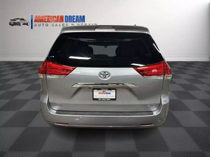 2012 Toyota Sienna