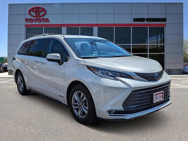 2021 Toyota Sienna Limited image 0